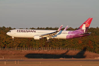N581HA - Hawaiian Airlines Boeing 767-300ER