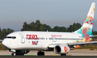 UR-UTR - UTair Ukraine Boeing 737-800