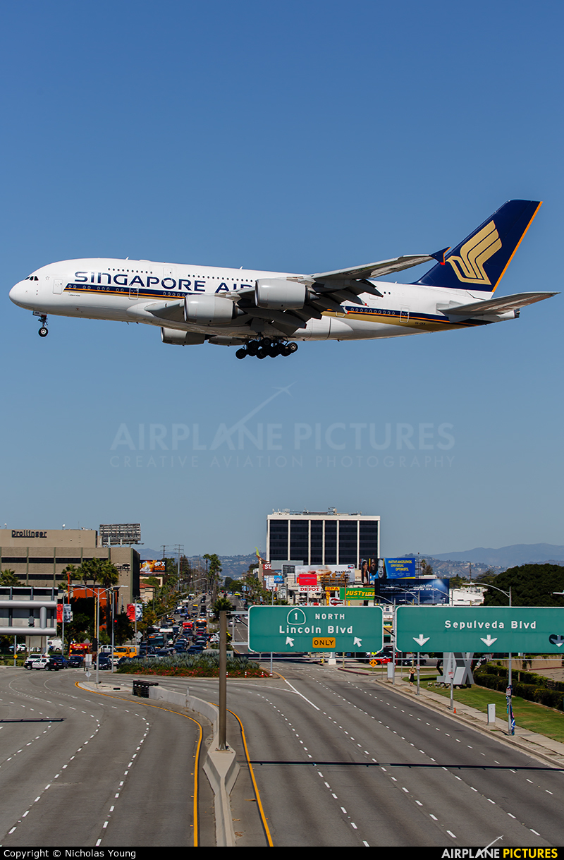 Singapore Airlines 9V-SKN aircraft at Los Angeles Intl