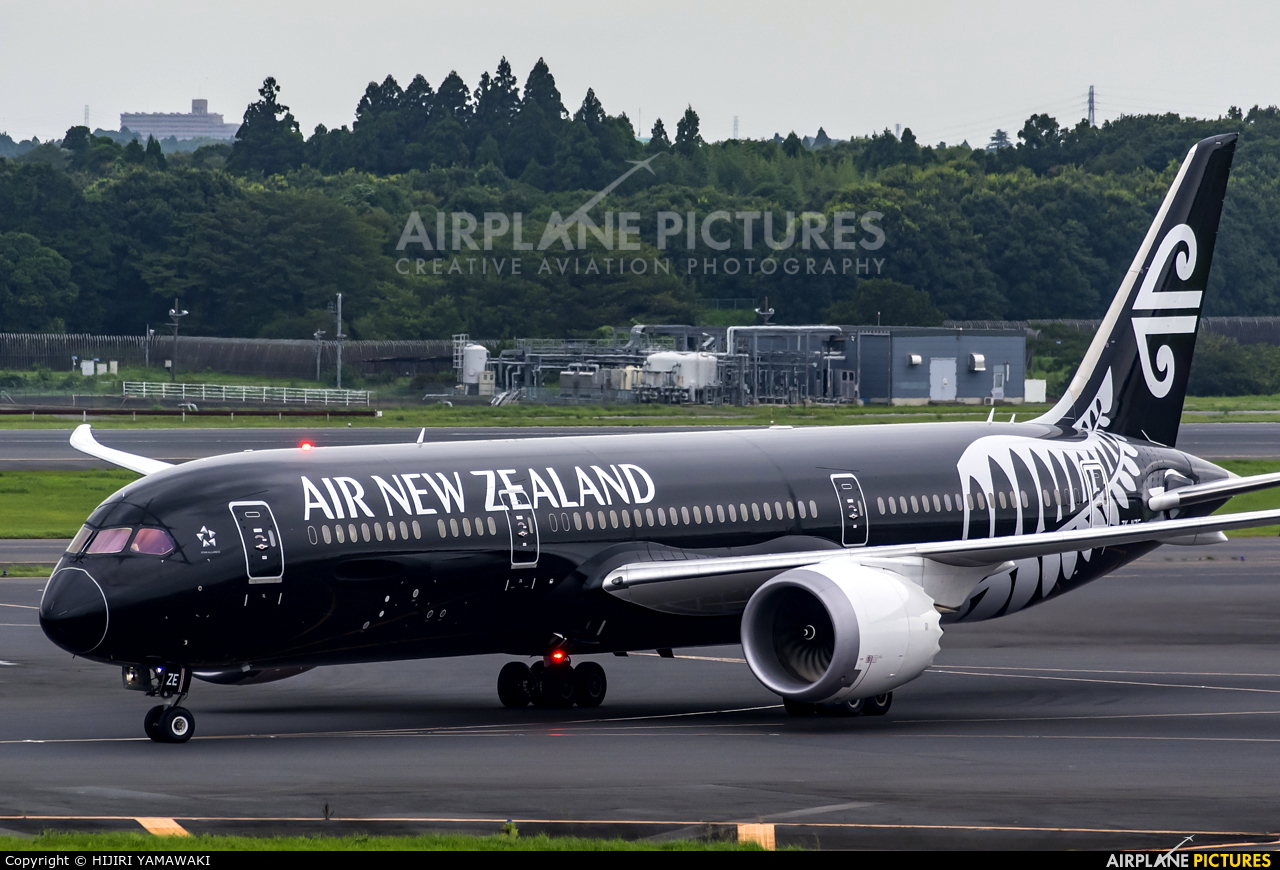 Air New Zealand ZK-NZE aircraft at Tokyo - Narita Intl