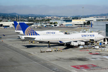 N122UA - United Airlines Boeing 747-400