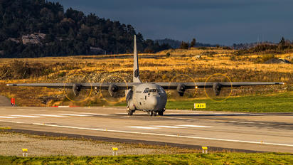 5699 - Norway - Royal Norwegian Air Force Lockheed C-130J Hercules