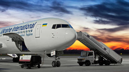 UR-GED - Ukraine International Airlines Boeing 767-300ER
