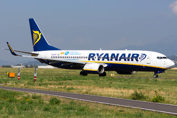 EI-DYF - Ryanair Boeing 737-800