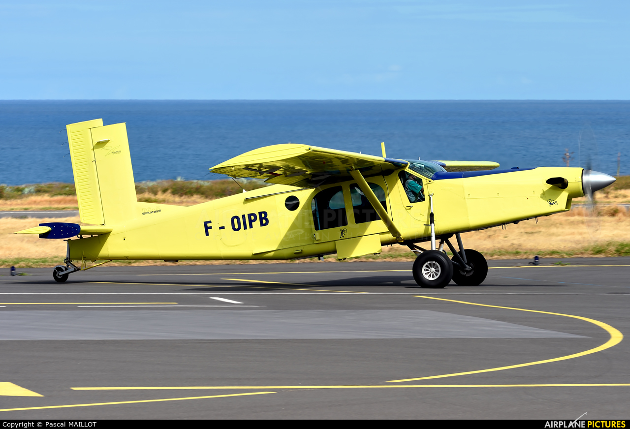 Para Club de Bourbon F-OIPB aircraft at Saint-Pierre - Pierrefonds