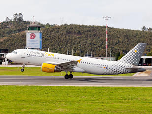EC-MBE - Vueling Airlines Airbus A320