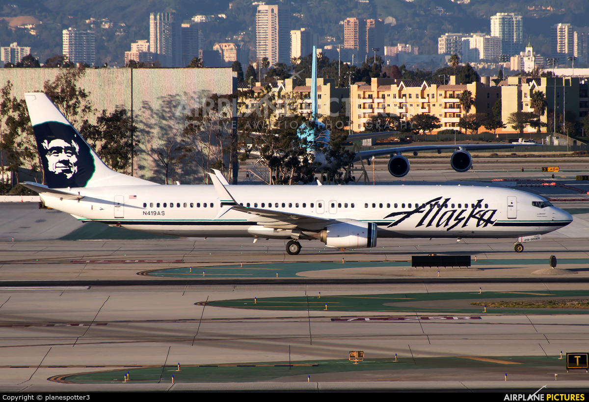Alaska Airlines N419AS aircraft at Los Angeles Intl