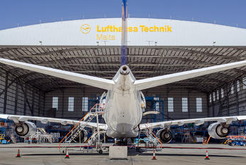 D-AIHT - Lufthansa Airbus A340-600