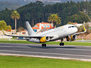 EC-MEL - Vueling Airlines Airbus A320