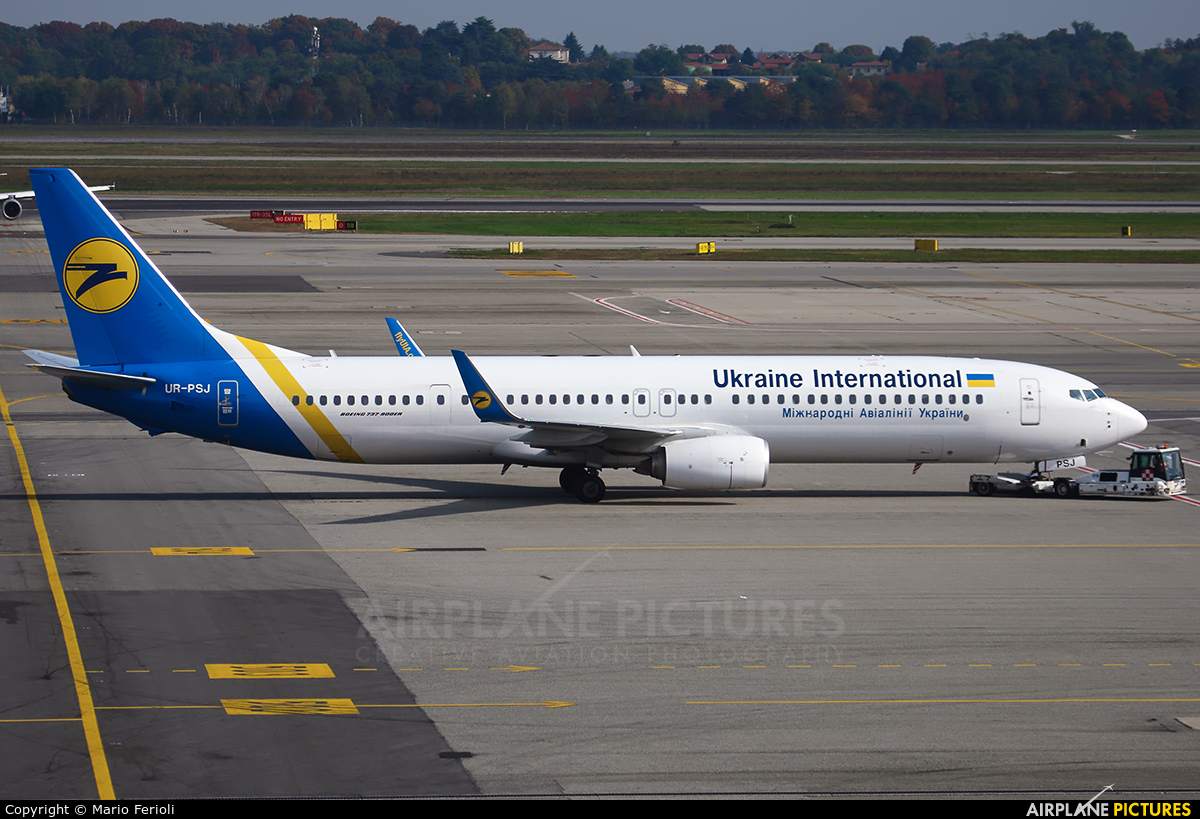 Ukraine International Airlines UR-PSJ aircraft at Milan - Malpensa