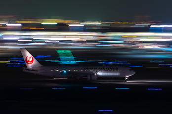 JA8399 - JAL - Japan Airlines Boeing 767-300