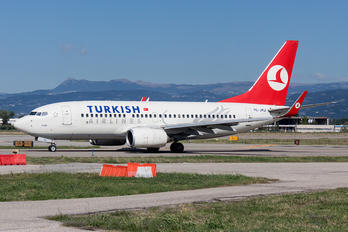 TC-JKJ - Turkish Airlines Boeing 737-700