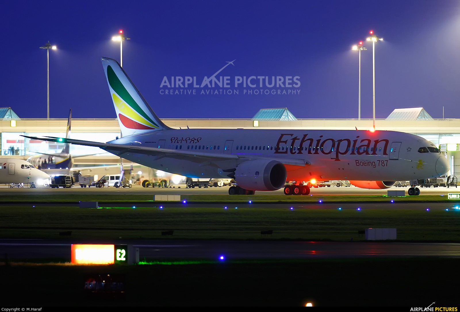 Ethiopian Airlines ET-AOO aircraft at Dublin