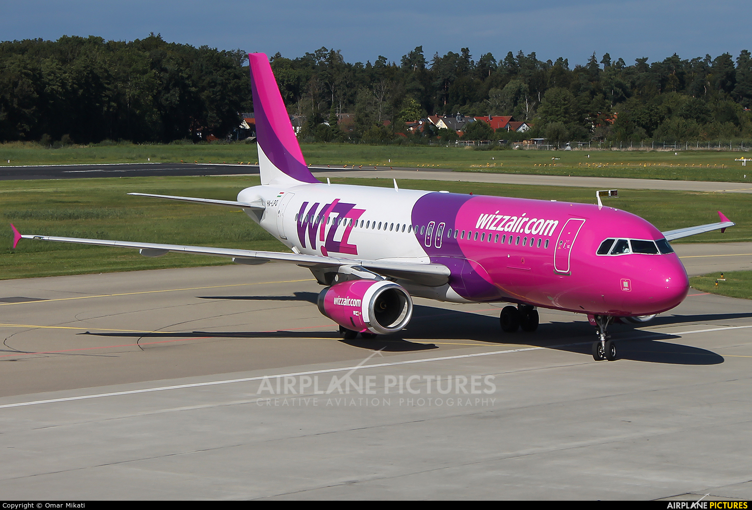 Wizz Air HA-LPQ aircraft at Friedrichshafen
