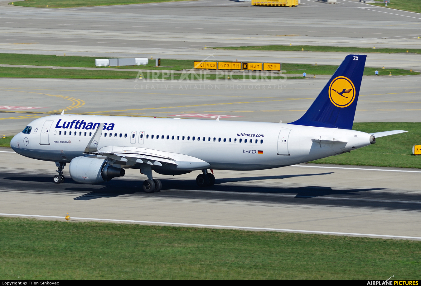 Lufthansa D-AIZX aircraft at Zurich