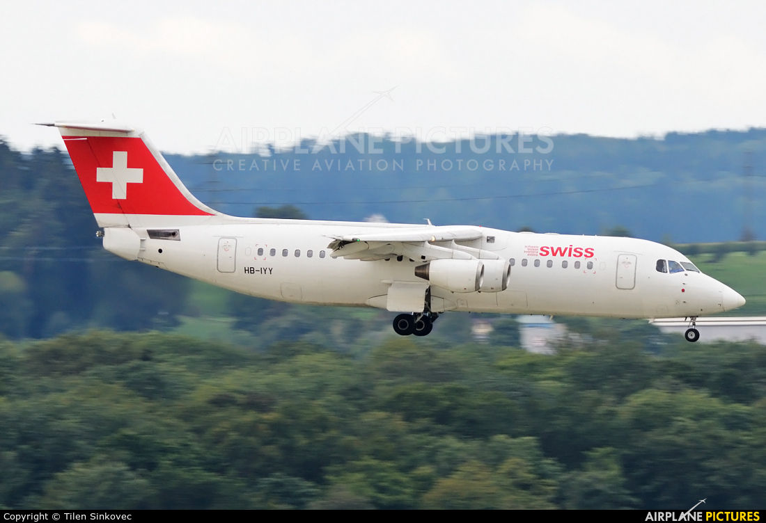 Swiss HB-IYY aircraft at Zurich