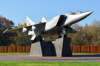 18 - Belarus - Air Force Mikoyan-Gurevich MiG-25PU