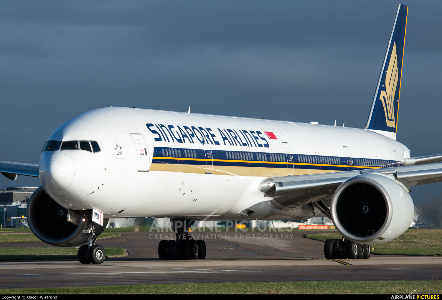 Singapore Airlines 9V-SWQ aircraft at Manchester