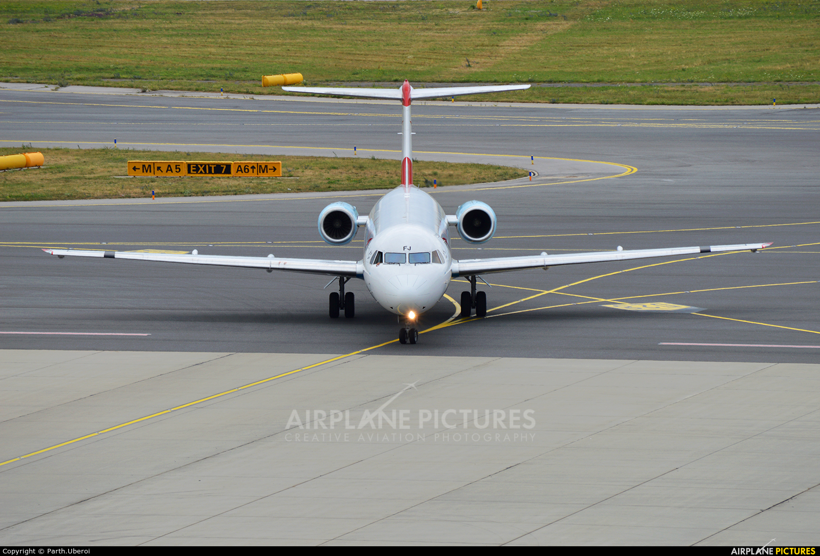 Austrian Airlines/Arrows/Tyrolean OE-LFJ aircraft at Vienna - Schwechat