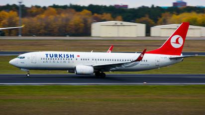 TC-JFF - Turkish Airlines Boeing 737-800