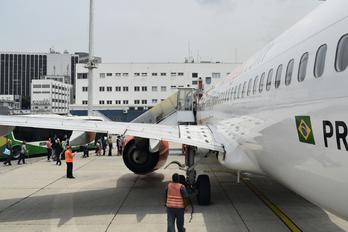 PR-GXP - GOL Transportes Aéreos  Boeing 737-800