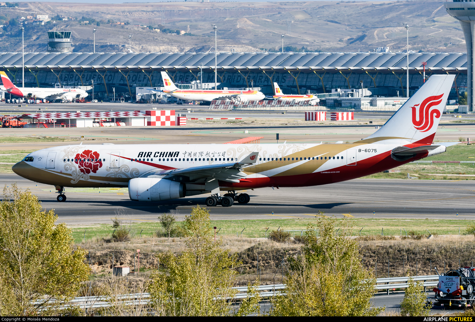 Air China B-6075 aircraft at Madrid - Barajas