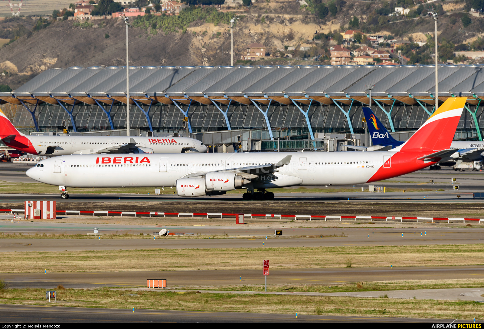 Iberia EC-INO aircraft at Madrid - Barajas