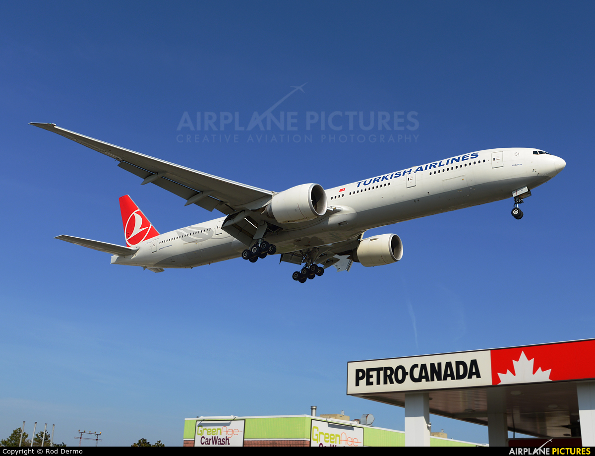 Turkish Airlines TC-JJJ aircraft at Toronto - Pearson Intl, ON