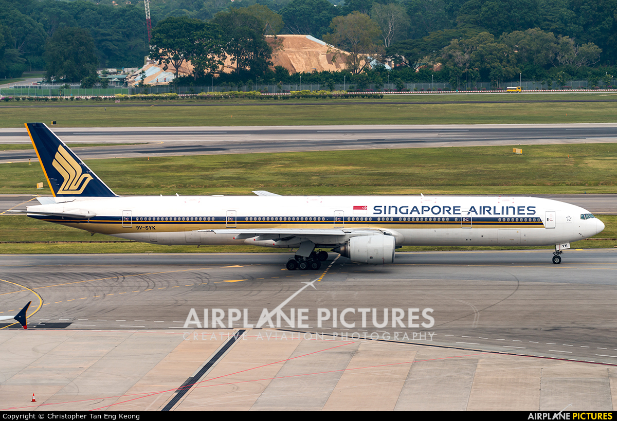 Singapore Airlines 9V-SYK aircraft at Singapore - Changi