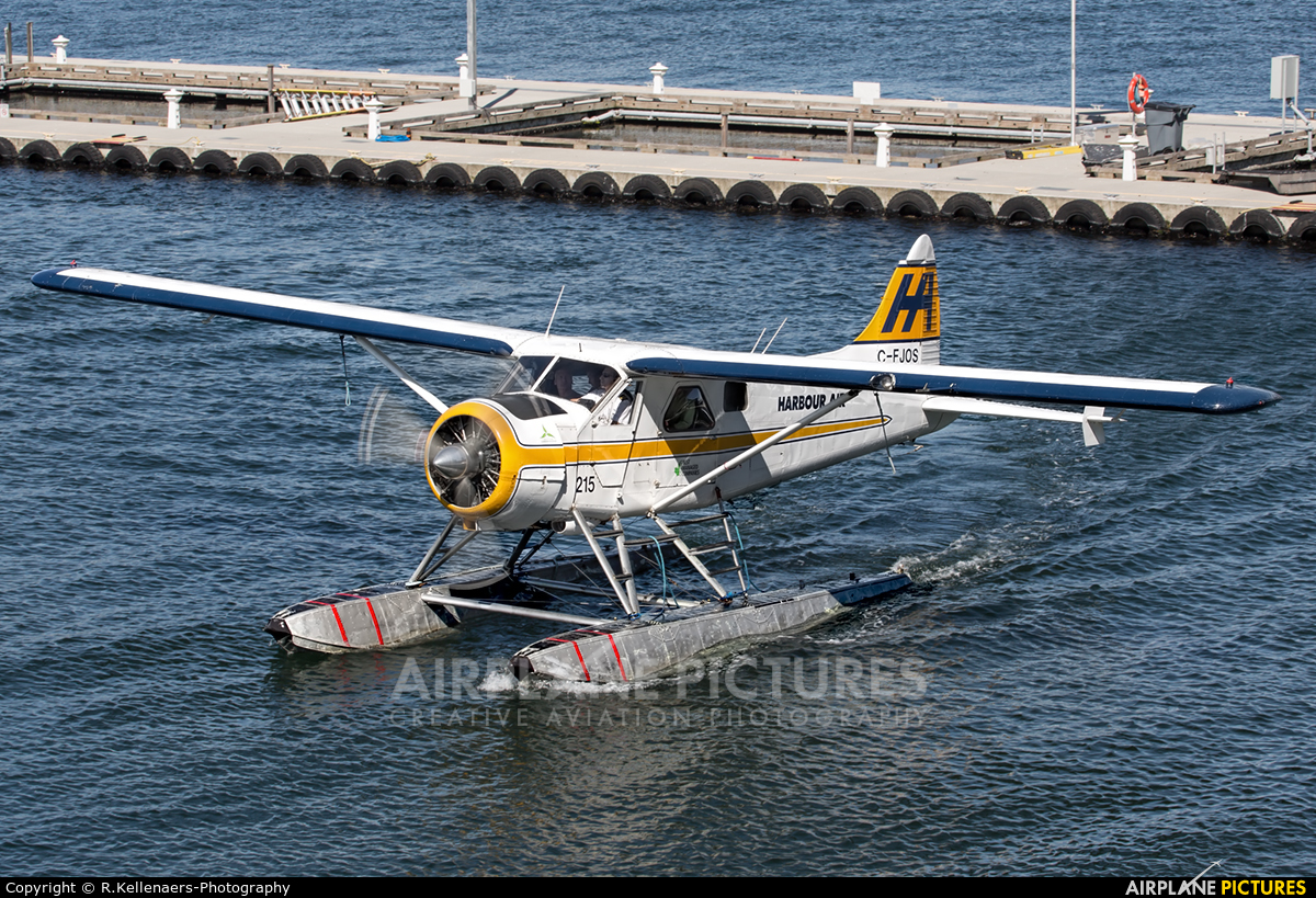 Harbour Air C-FJOS aircraft at Vancouver Coal Harbour, BC