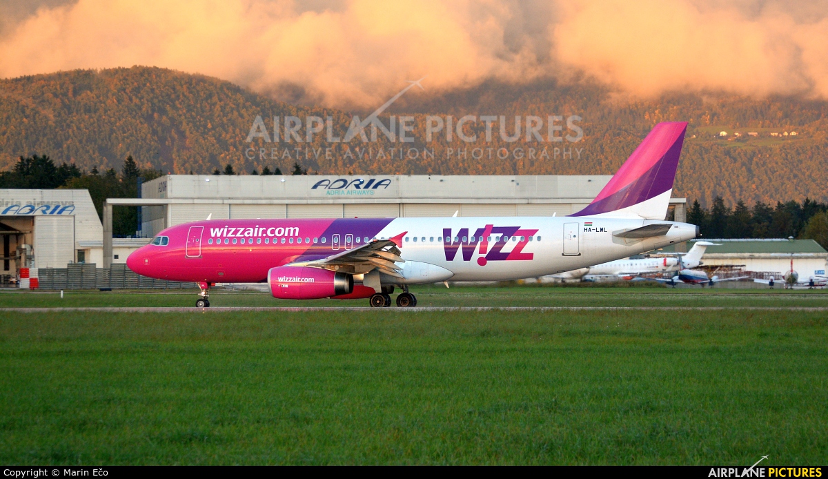 Wizz Air HA-LWL aircraft at Ljubljana - Brnik
