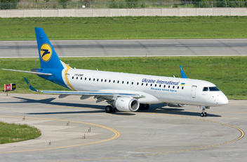 UR-EME - Ukraine International Airlines Embraer ERJ-190 (190-100)