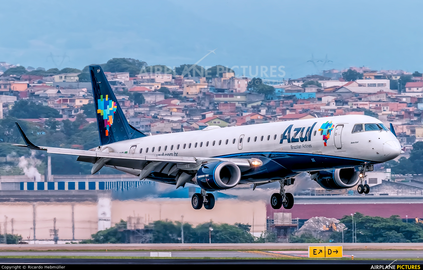 Azul Linhas Aéreas PR-AYP aircraft at São Paulo - Guarulhos