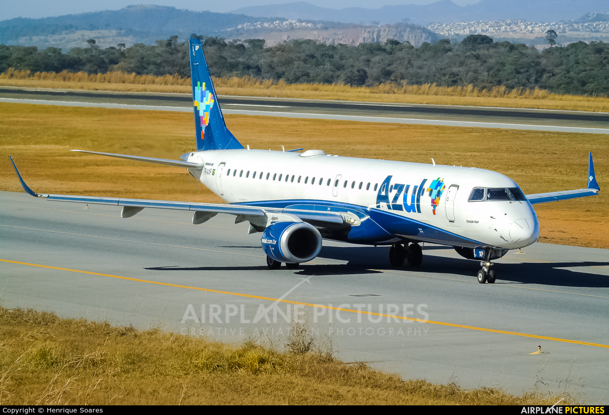 Azul Linhas Aéreas PR-AXP aircraft at Belo Horizonte - Tancredo Neves