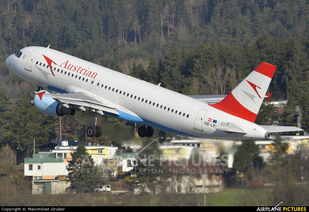 Austrian Airlines/Arrows/Tyrolean OE-LBQ aircraft at Innsbruck
