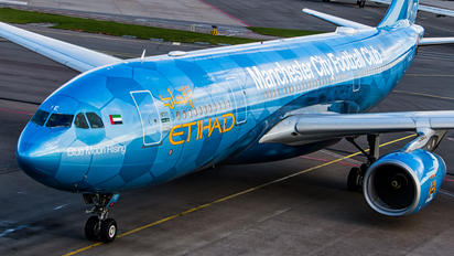 A6-EYE - Etihad Airways Airbus A330-200