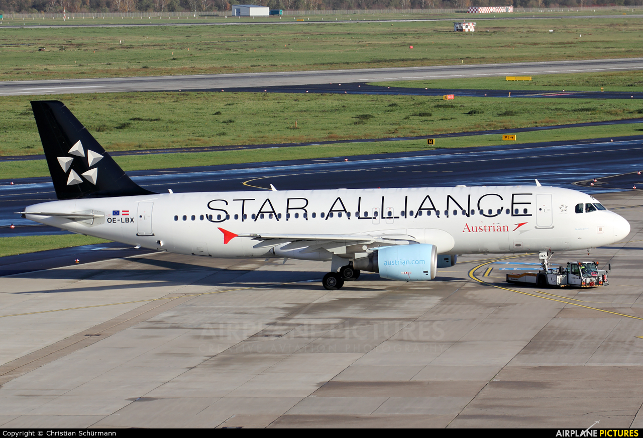 Austrian Airlines/Arrows/Tyrolean OE-LBX aircraft at Düsseldorf