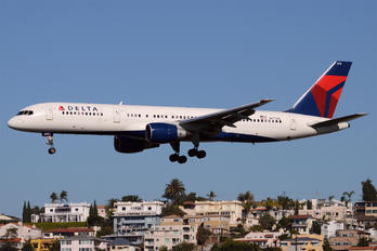 N675DL - Delta Air Lines Boeing 757-200