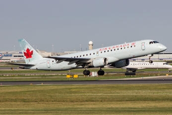 C-FHJT - Air Canada Embraer ERJ-190 (190-100)