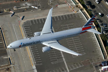 N729AN - American Airlines Boeing 777-300ER