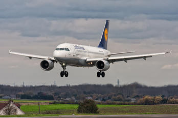 D-AIBD - Lufthansa Airbus A319