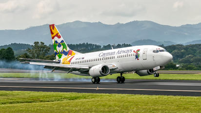 VP-CKY - Cayman Airways Boeing 737-300