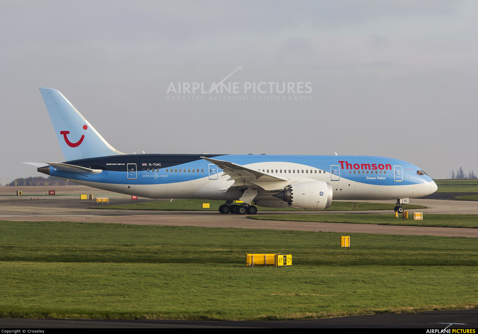 Thomson/Thomsonfly G-TUIC aircraft at Manchester