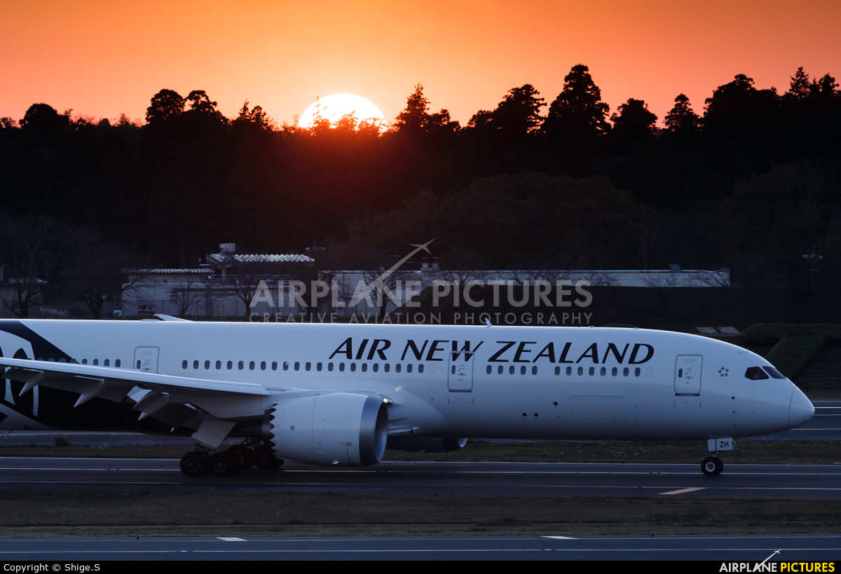 Air New Zealand ZK-NZH aircraft at Tokyo - Narita Intl