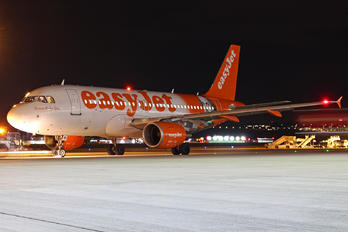 G-EZBI - easyJet Airbus A319