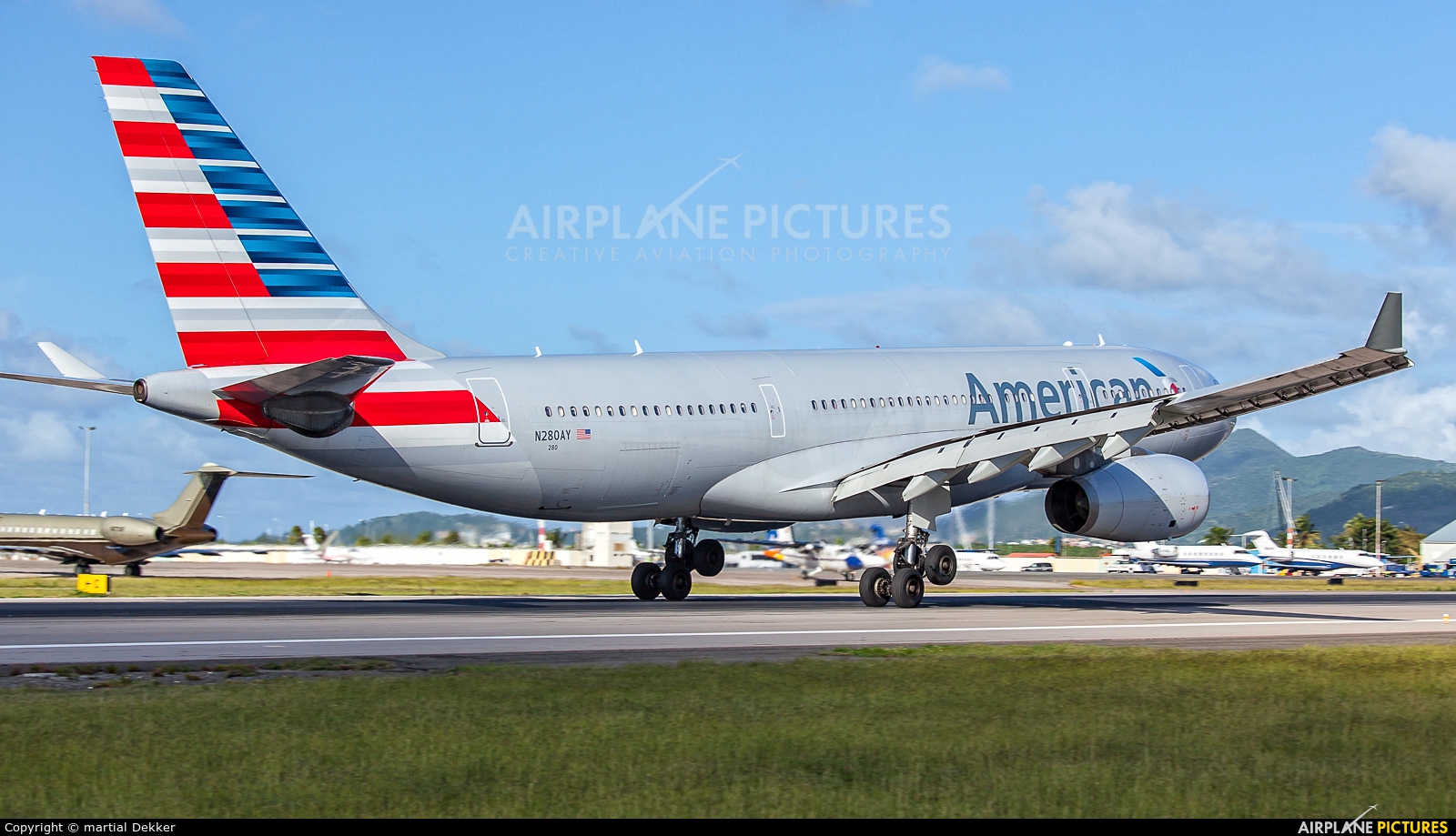 American Airlines N280AY aircraft at Sint Maarten - Princess Juliana Intl