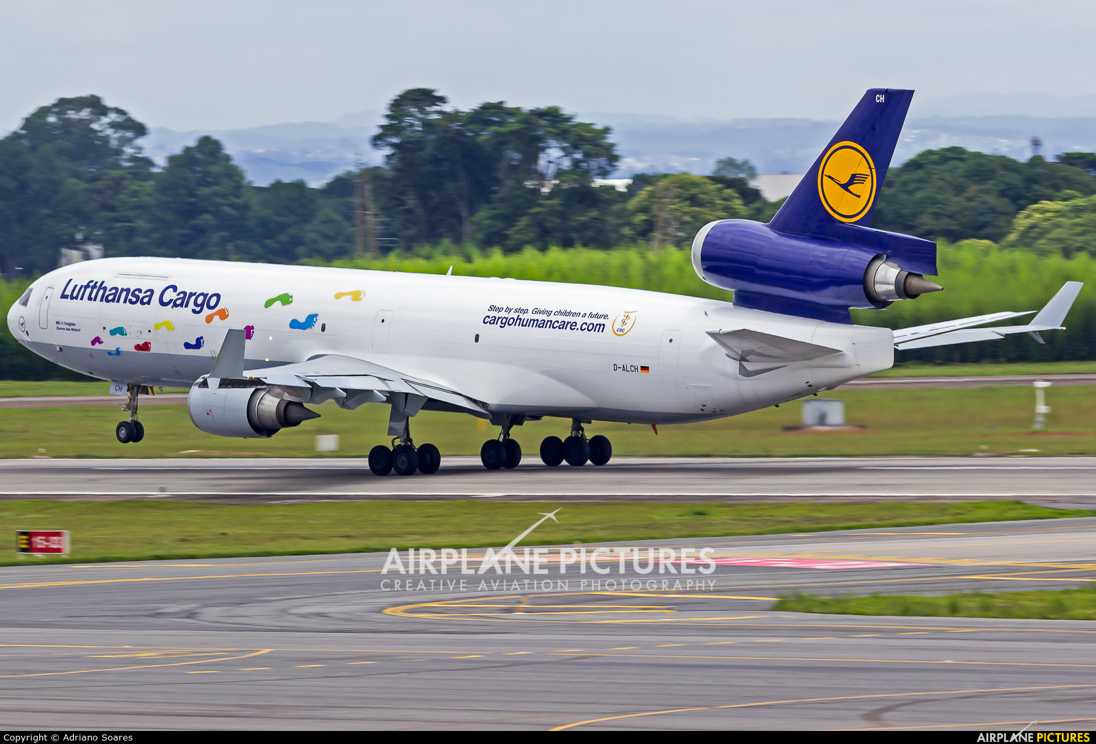 Lufthansa Cargo D-ALCH aircraft at Curitiba -  Afonso Pena