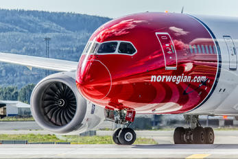 EI-LNH - Norwegian Air Shuttle Boeing 787-8 Dreamliner