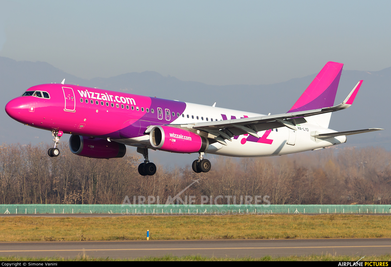Wizz Air HA-LYD aircraft at Bergamo - Orio al Serio