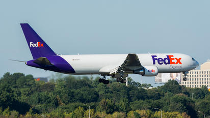 N115FE - FedEx Federal Express Boeing 767-300F